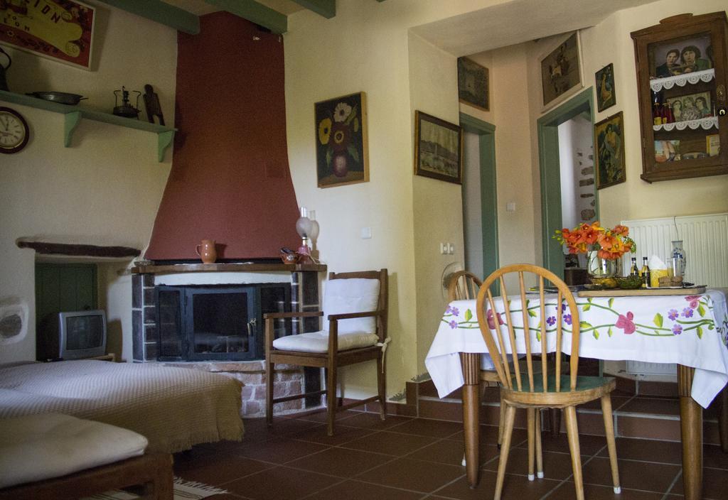 Ferienwohnung Efipoi Pinakátai Exterior foto